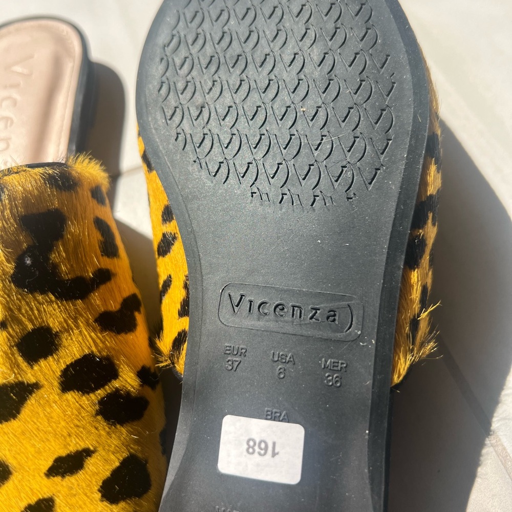 Vincenza Yellow Leopard Print Pointed Mule - Picture 2 of 2